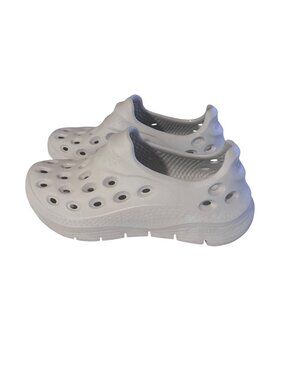 Skechers go-foam white Arch Fit sandals size 9W